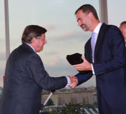 Joaquín Moya-Angeler recibe, de manos del Príncipe de Asturias, el Premio Nacional a la Trayectoria Innovadora